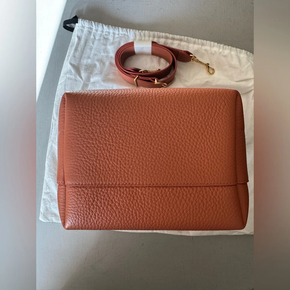 NWOT Cuyana Linea Bag in Terracotta Pebbled Leather